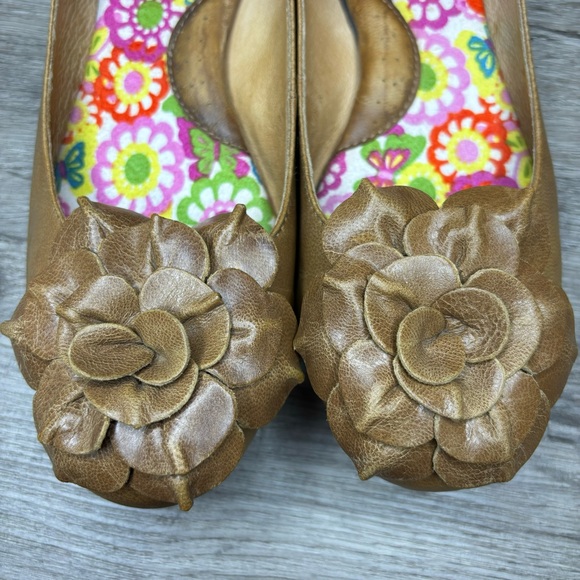 Born round toe flats, 3D flower embellishments, Good used condition - Picture 8 of 15